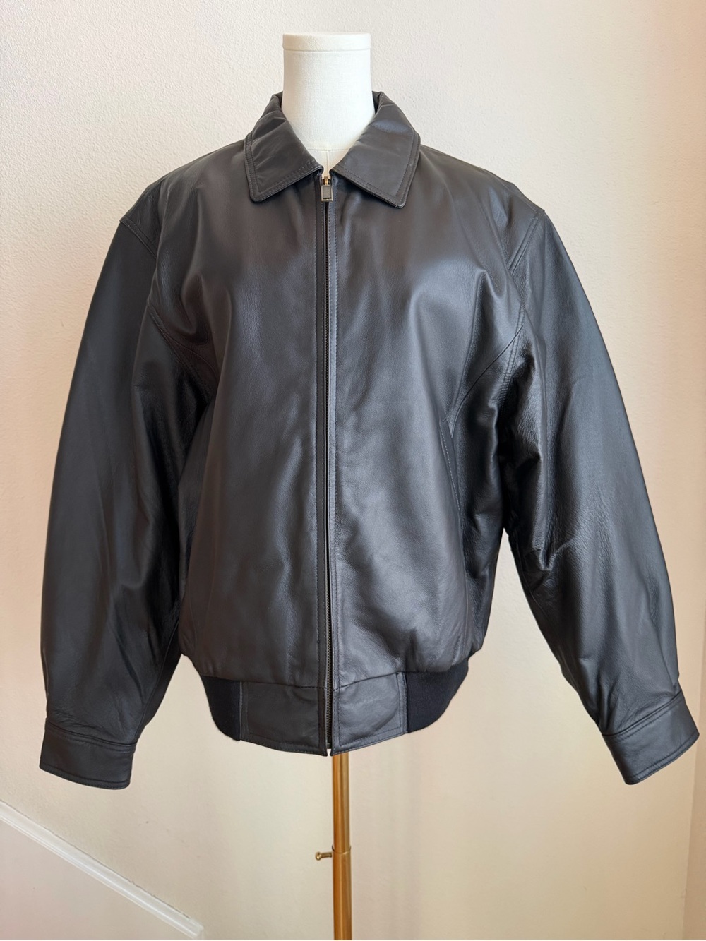 Stone Creek Men’s Black Leather Vintage Bomber Jacket with Zip Front